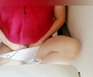 Married woman chat masturbation video. A wife who feels flashy asking her to raise her legs and see