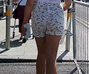 Sweet MILF in shorts (No Panties!)